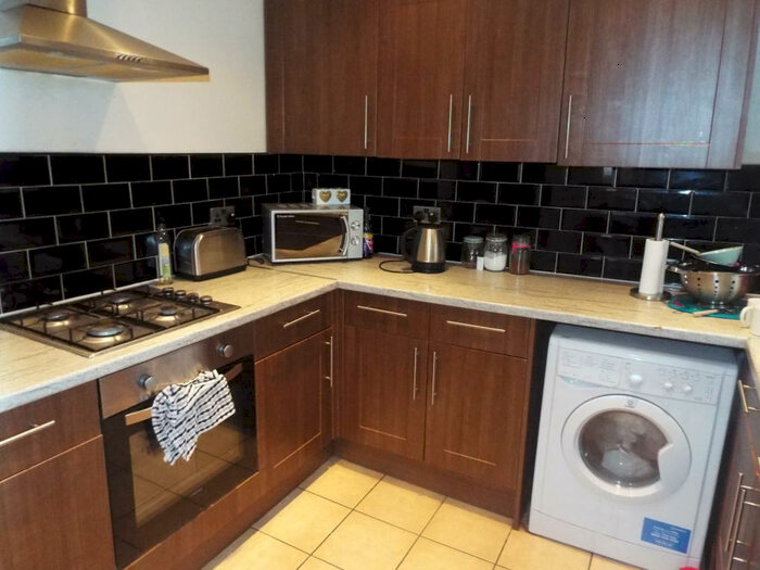 4 Bedroom Flat To Rent In Mildred Street, Salford, Salford, M7