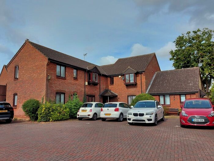 1 Bedroom Flat To Rent In Squires Place, High Street, Toddington, Dunstable, LU5