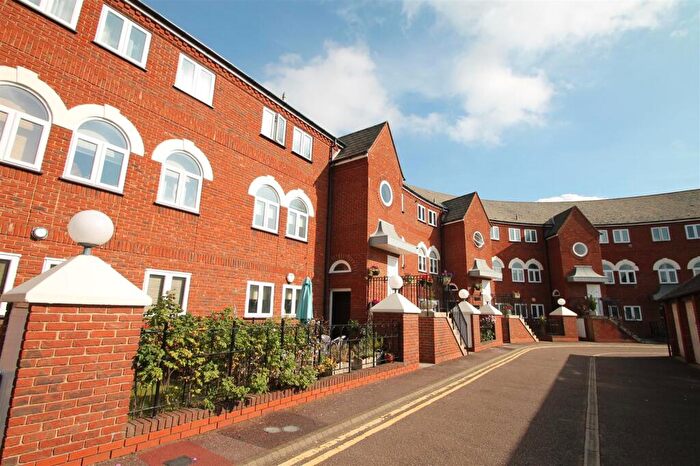 2 Bedroom Flat To Rent In Duckmill Crescent, MK42