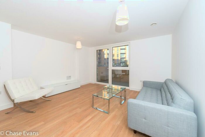 2 Bedroom Apartment To Rent In Norlem Court, Greenland Place, Surrey Quays, SE8