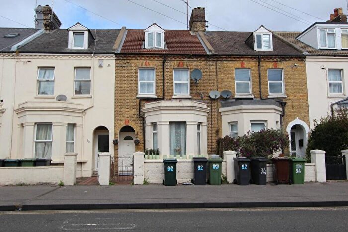 4 Bedroom Town House To Rent In Ashford Road, Eastbourne, East Sussex, BN21