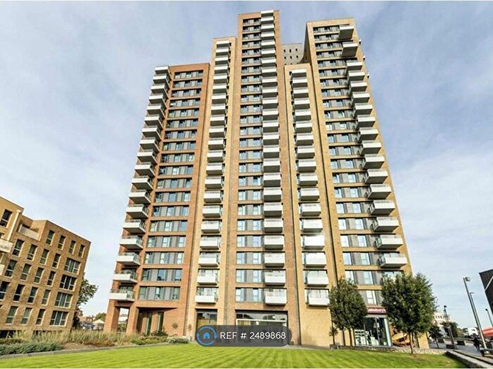 Studio To Rent In Marner Point, London, E3