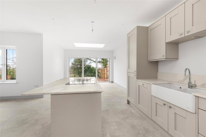 4 Bedroom Detached House For Sale In London Road, Binfield, Bracknell, Berkshire, RG42