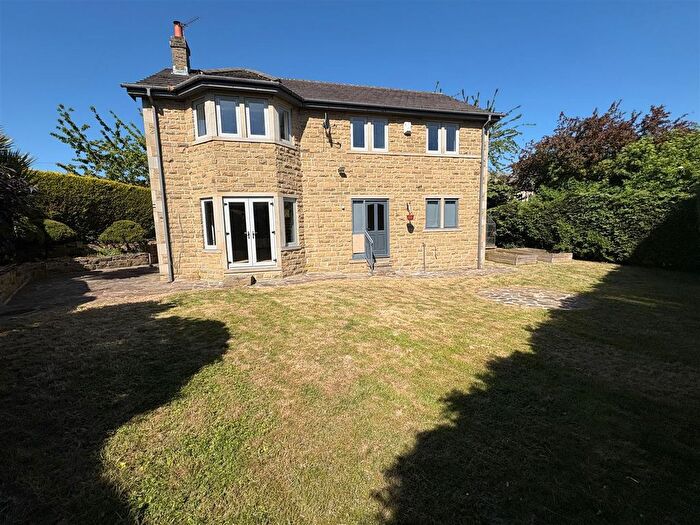 4 Bedroom Detached House For Sale In Cleckheaton Road, Oakenshaw, Bradford, BD12