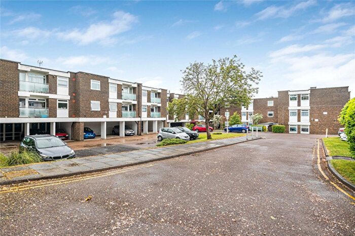 2 Bedroom Flat For Sale In The Reddings, Red Road, Borehamwood, Hertfordshire, WD6