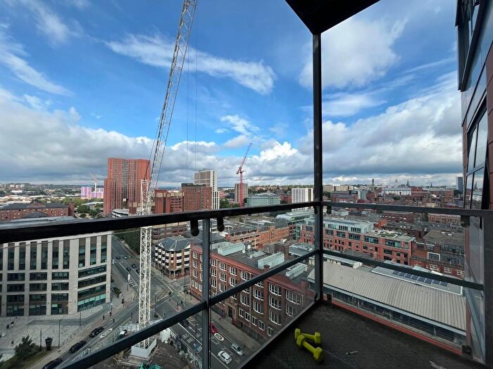 2 Bedroom Flat To Rent In Capital Quarter, Wellington Street, Leeds, LS1