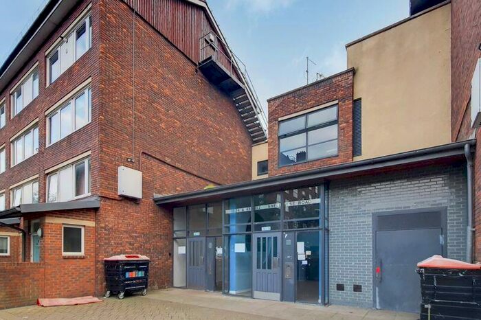 2 Bedroom Flat To Rent In Shellnes Road, Clapton, E5