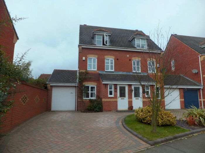 4 Bedroom Town House To Rent In Scarecrow Lane, Sutton Coldfield, B75