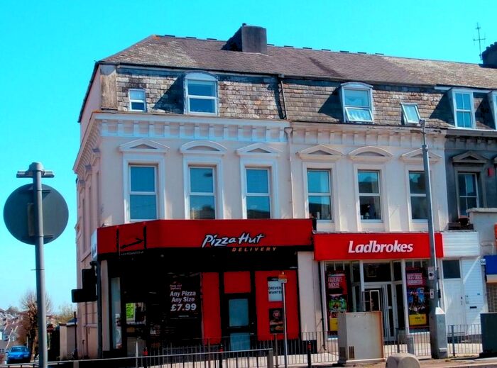 2 Bedroom Flat To Rent In Mutley Plain, Plymouth, Devon, PL4