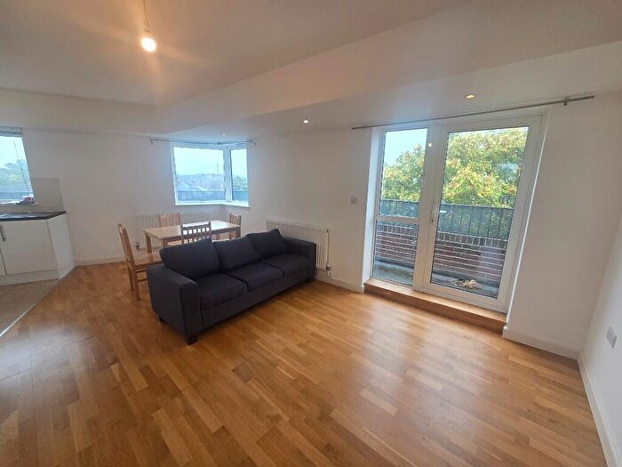2 Bedroom Flat To Rent In Nicoll Road, London, NW10