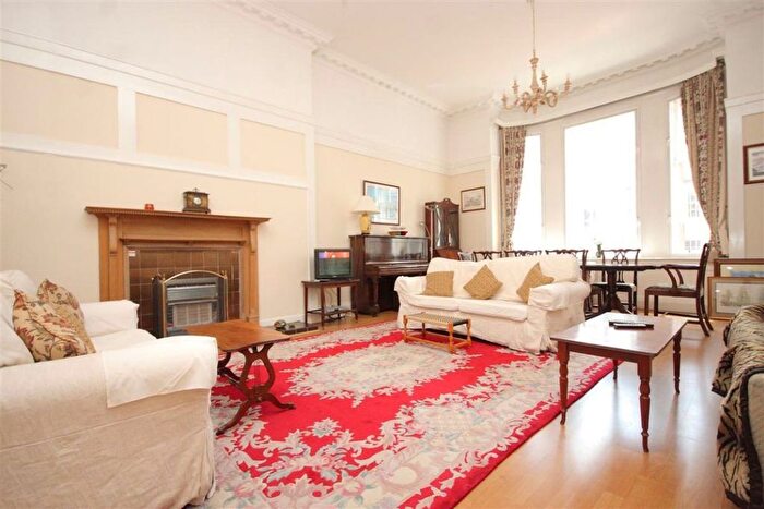 1 Bedroom Flat To Rent In Frederick Street, New Town, Edinburgh, EH2