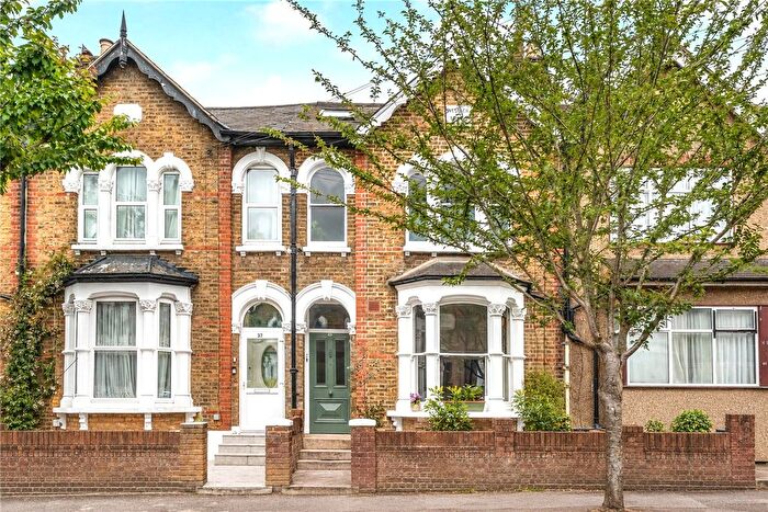 2 Bedroom Flat For Sale In Stainforth Road, Walthamstow, London, E17