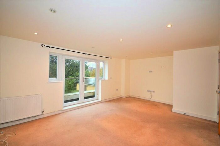 2 Bedroom Flat To Rent In Sienna, Wellington Road, BH8