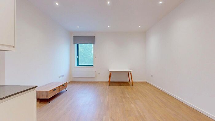 Studio To Rent In Riverbank Way, Brentford, TW8