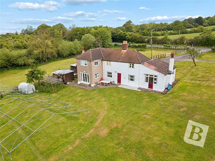 4 Bedroom Detached House For Sale In Lower Bedfords Road, Romford, RM1