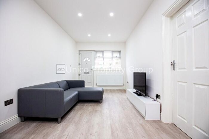 1 Bedroom Flat To Rent In Eastern Avenue, Ilford, IG2