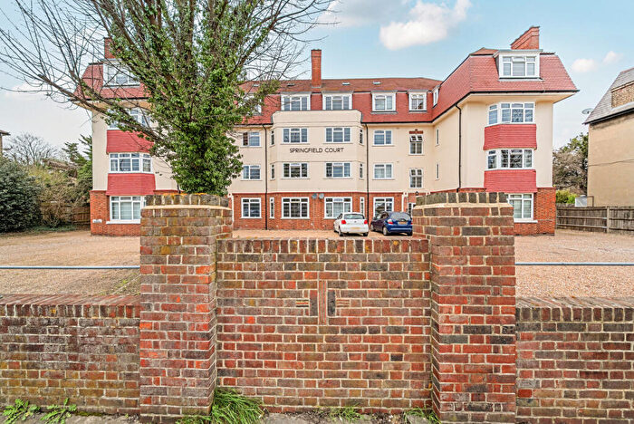 2 Bedroom Flat For Sale In Springfield Road, Kingston Upon Thames, KT1