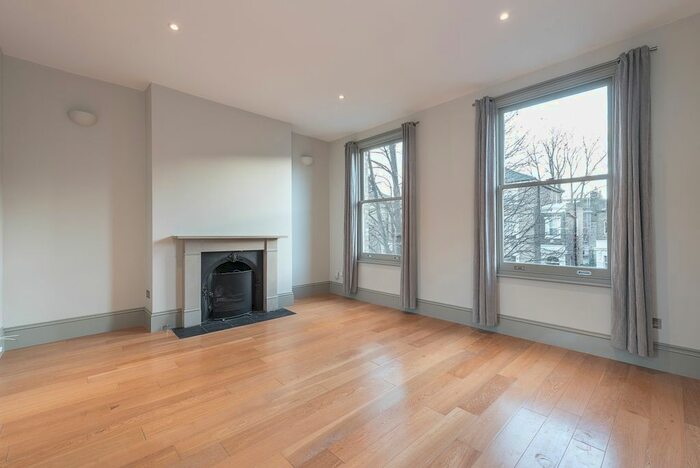 3 Bedroom Flat To Rent In Englefield Road, London, N1