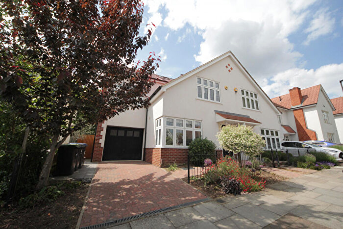 5 Bedroom Semi-Detached House To Rent In Nestor Avenue, N21