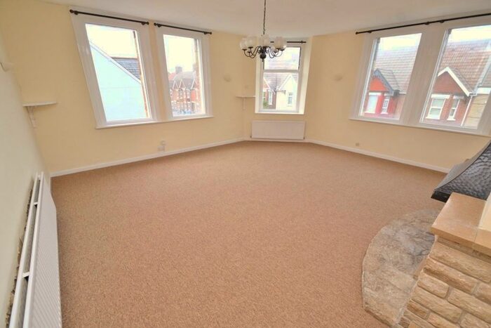 3 Bedroom Flat To Rent In Heckford Park, BH15