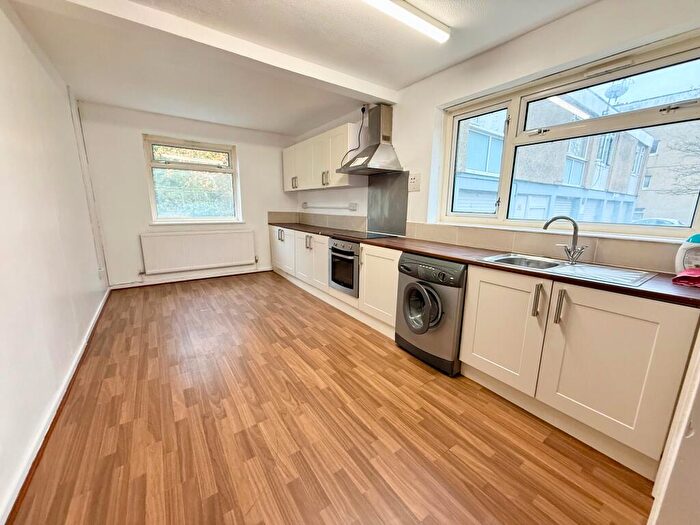 2 Bedroom Flat For Sale In Flat, Belgrave Court, George Street, Pontnewynydd, Pontypool, NP4