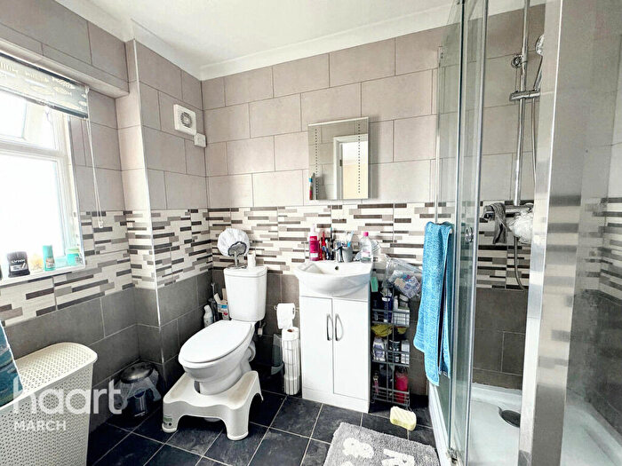 6 Bedroom Detached Bungalow For Sale In Euximoor Drove, Christchurch, PE14