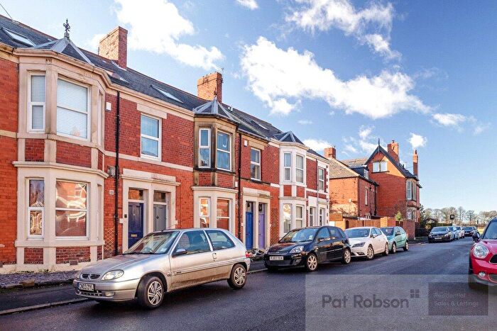 6 Bedroom Property To Rent In Ashleigh Grove, Upper Flat, Jesmond, Newcastle Upon Tyne, NE2