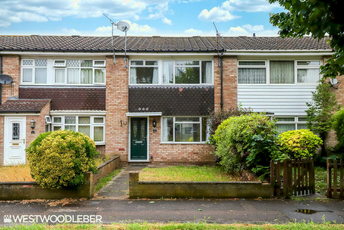 3 Bedroom End Of Terrace House To Rent In Champions Green, Hoddesdon, EN11