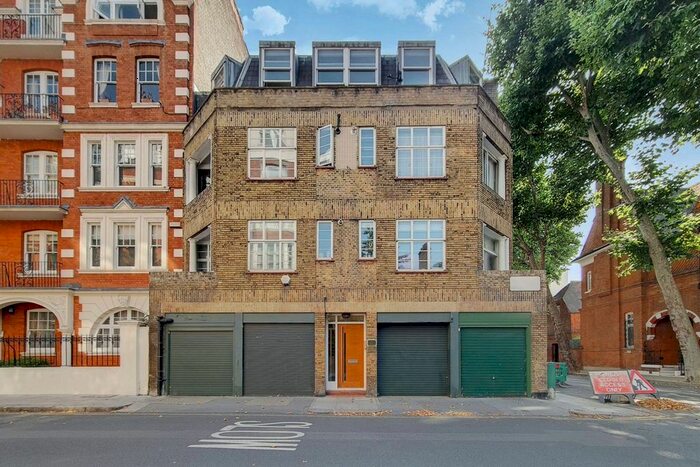 2 Bedroom Flat To Rent In Drayton Gardens, Chelsea, London, SW10