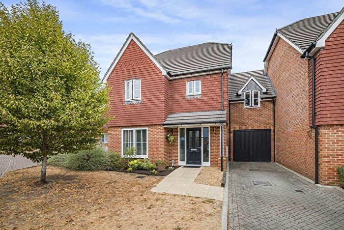 4 Bedroom Link Detached House For Sale In Canville Rise, Westerham, TN16