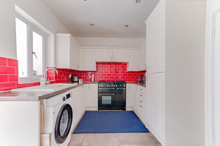 3 Bedroom Semi-Detached House For Sale In Thurlestone Road, Birmingham, West Midlands, B31
