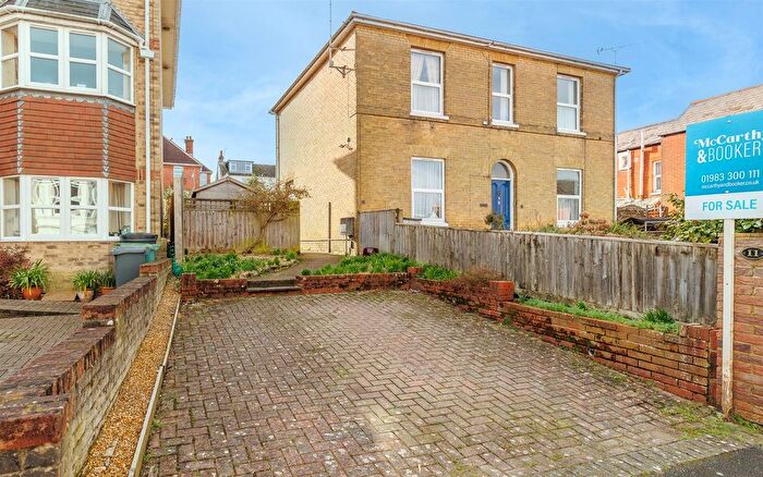 3 Bedroom Maisonette For Sale In West Hill Road, Cowes, PO31