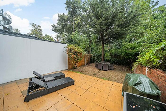 2 Bedroom Flat To Rent In Greencroft Gardens, South Hampstead, London, NW6