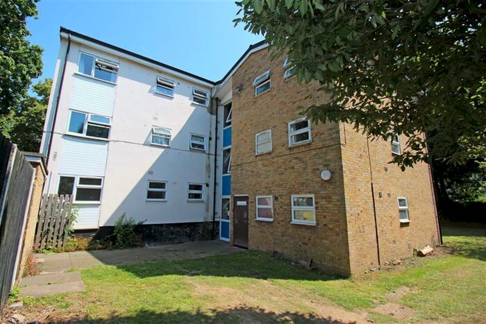 Flat To Rent In Cuttys Lane, Stevenage, SG1