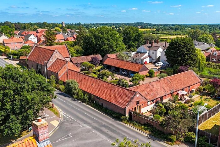 3 Bedroom Barn Conversion For Sale In Manor Farm Barns, Yarmouth Road, Blofield, Norwich, NR13