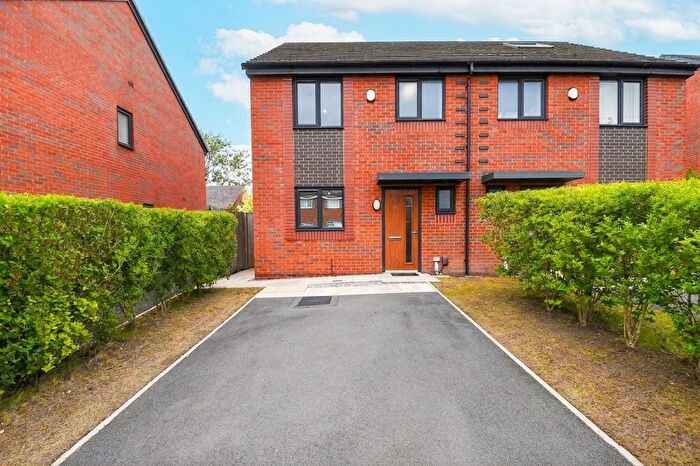 3 Bedroom Semi Detached House For Sale In Daisy Street, Salford, M6