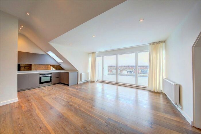 1 Bedroom Flat To Rent In Balham High Road, London, SW12