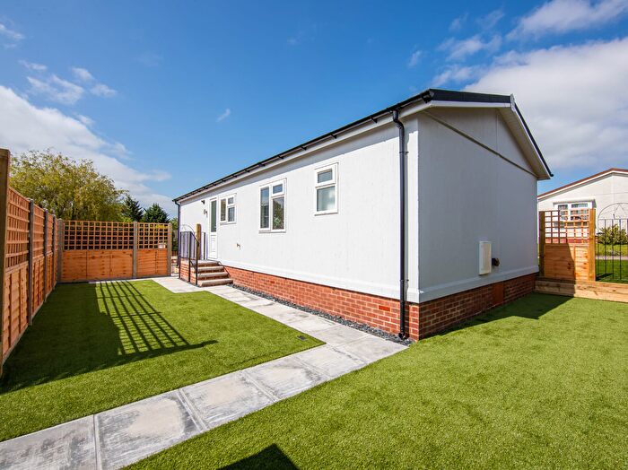 2 Bedroom Park Home For Sale In Sandpiper Gardens, Clacton-On-Sea, CO16