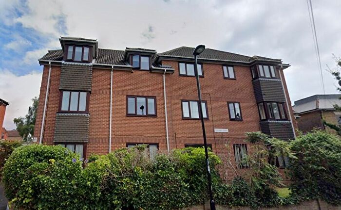 1 Bedroom House To Rent In Park Road, SO15