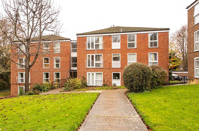 2 Bedroom Flat To Rent In Cheney Lane, Headington, Oxford, OX3