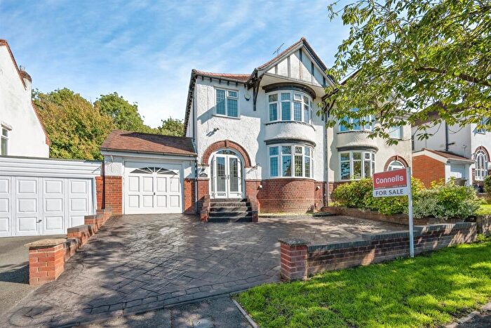 3 Bedroom Semi Detached House For Sale In Gervase Drive, Dudley, DY1