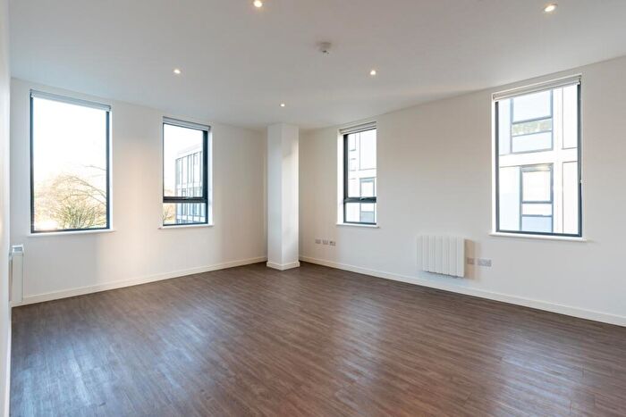 2 Bedroom Apartment To Rent In Thornhill Court, Oxford, OX3