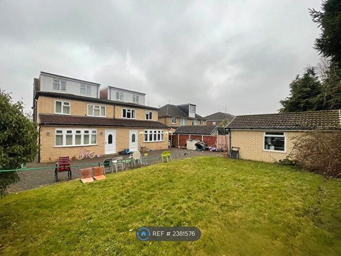 4 Bedroom Semi-Detached House To Rent In Easterly Road, Leeds, LS8