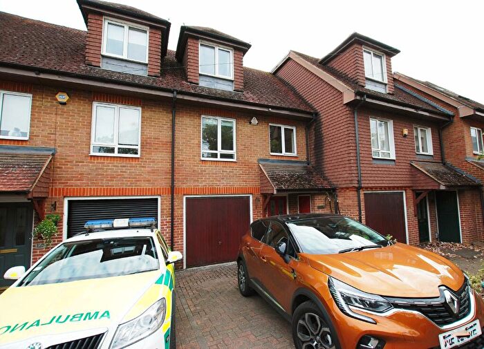 4 Bedroom Terraced House To Rent In Stoughton Road, Guildford, Surrey, GU1