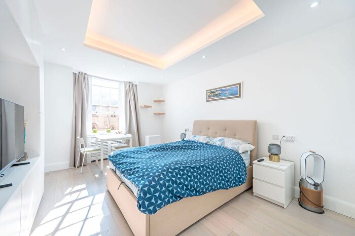 Studio To Rent In Queensway, Queensway, London, W2