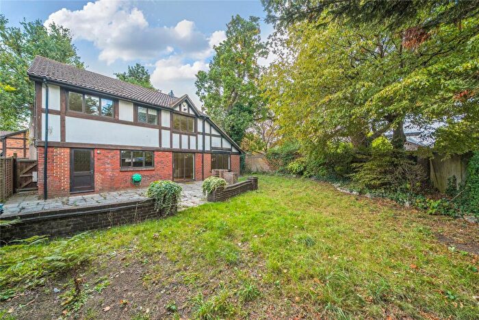5 Bedroom Detached House For Sale In Fyfield Close, Bromley, BR2