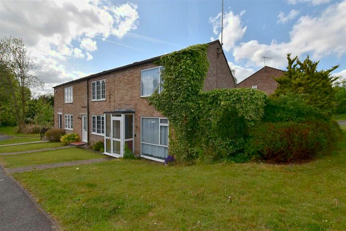 2 Bedroom Property To Rent In Hamilton Road, Hunton Bridge, Kings Langley, WD4