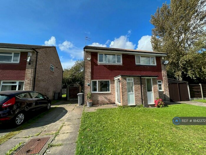 2 Bedroom Semi-Detached House To Rent In Riley Close, Sale, M33