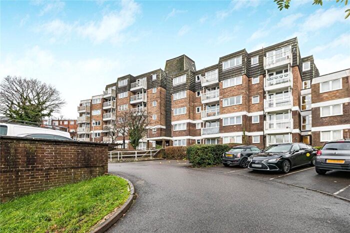 1 Bedroom Apartment For Sale In Wynnstay, Oak Hall Park, Burgess Hill, West Sussex, RH15