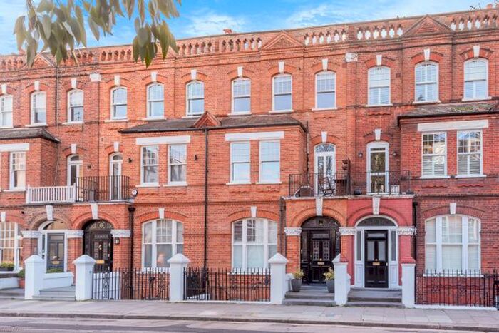 2 Bedroom Flat For Sale In Palliser Road, London, W14